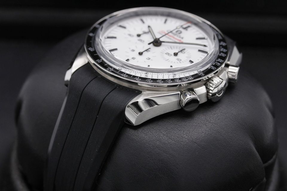 Omega Speedmaster Moonwatch Professional 310.32.42.50.04.001 Image 2